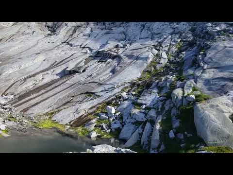 In sandale pe munte la 1800m (in Romanian)