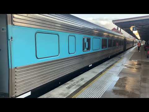 XPT departing Goulburn 2/10/22