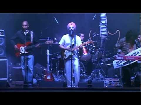 Rabbi Shergill Performs 'Bulla Ki Jaana'