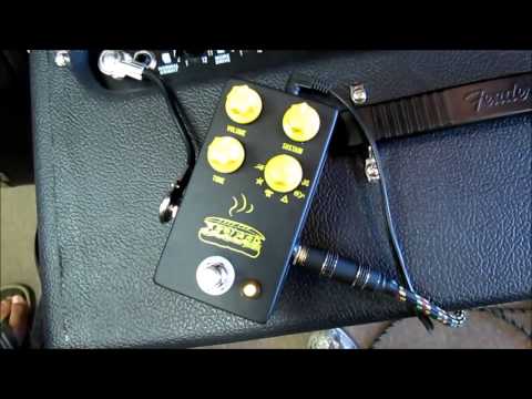 JHS MUFFULETTA MUFF FUZZ PEDAL DEMO - GUITMASTERS.COM - FRED'S MUSIC SHOP