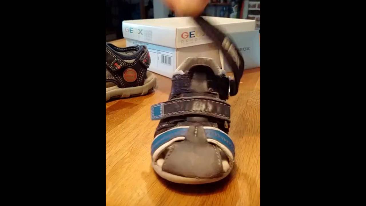 Geox sandałki dla dzieci - rzep złej jakości :: Geox creepers - poor quality hook & loop fastener