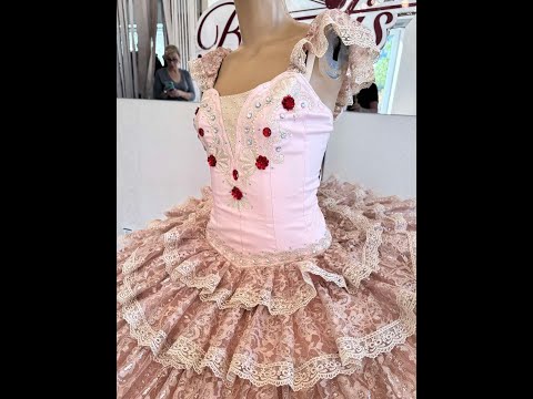 Stage costume P 1321 - video 3
