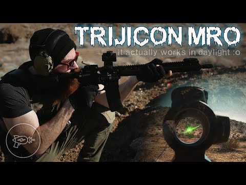 TRIJICON MRO (SURROUNDINGS IN FOCUS, BLURRY DOT \u0026 TARGET)