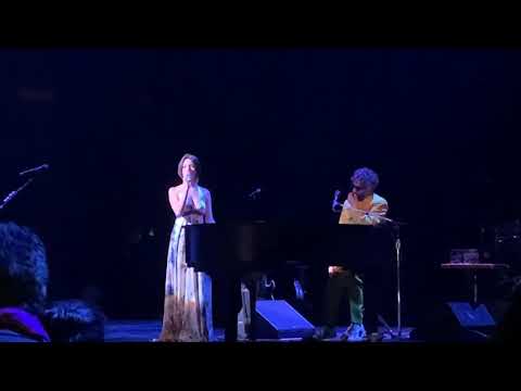 Angela Aguilar invitada especial de Fito Páez