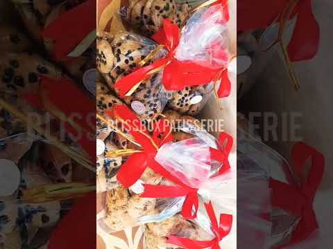 REASONABLE PRICE GIFT HAMPERS | GIFT HAMPERS | CHOCOLATE HAMPERS| COOKIE HAMPER#shorts #trending