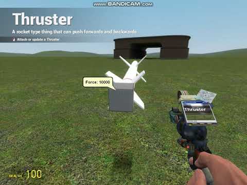 Garry's mod  trying to kill the "black guy"  (Scp-106)