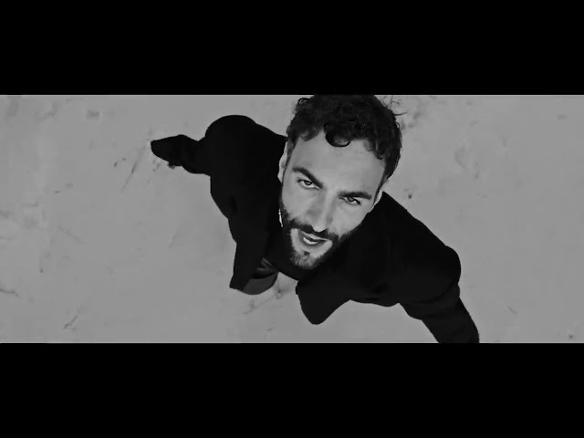 Video zu 'DUE VITE' ansehen Video zu 'DUE VITE' ansehen