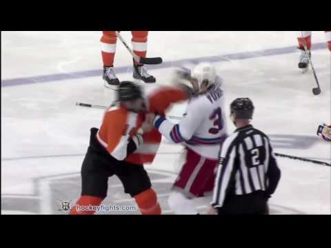 Aaron Voros vs Ian Laperriere