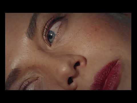 Molly Sandén - Hålla mig (Officiell Musikvideo)