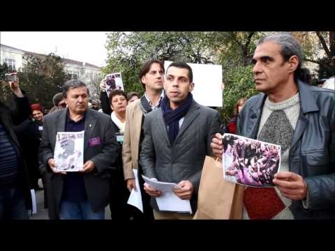 Защо полицаите нямат опознавателни знаци, питат преподаватели