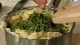 "Просто вкусно с Аленой Спириной": картофельный пирог, салат и кофе с мороженым
