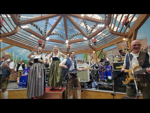 Münchner/Munich Oktoberfest 2023 / Hacker-Festzelt - Y.M.C.A.