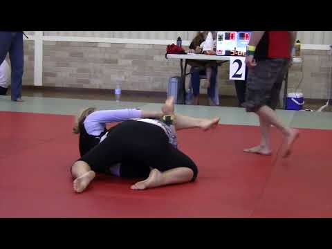 Brazilian Juijitsu no-gi comp in Perth 2013. Women's white belt division