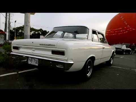 NEAT '66 RAMBLER AMERICAN - 6 CYL START UP