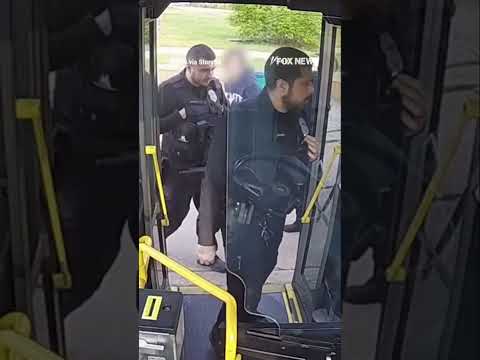 WATCH: Bus driver quickly steps in to help child #shorts #usa #us #news #viral #police #new