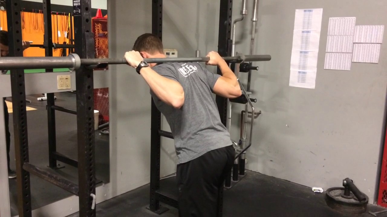 Does the barbell hurt your neck or upper back when you squat?