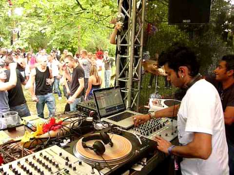 Arjun Vagale & Ash Roy (Jalebee Cartel) @ Beatplantation_Juicy Beats