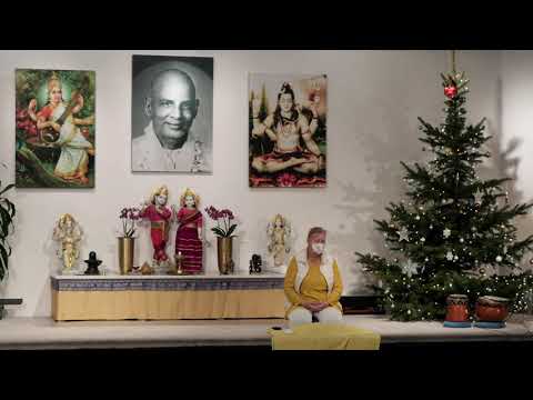 Rückenyogastunde mit Savitri - Yoga Vidya Live - 16:15 Uhr 18.12.2021