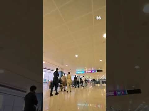 दुबई एयरपोर्ट पर धमाके बाद अफरा-तफरी [Explosion at Dubai airport prompts emergency evacuation]
