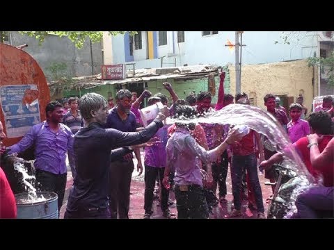 वर्षातून एकदा पाणी वाया गेलं तर काय हरकत आहे?
