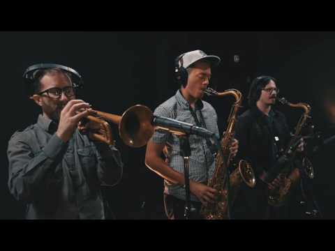 Im Gonna Leave You - Black Joe Lewis Y The Honeybears