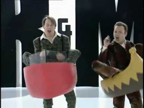 The Smell of Reeves & Mortimer S02E04 Intro + Song