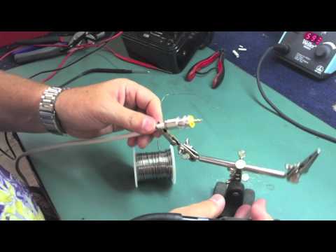 Löten eines PL-259-Steckers für eine UKW-Antenne