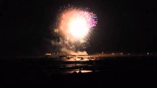 preview picture of video 'feux d'artifices de la tranche sur mer partie2(fin) le 14 juillet 2011'