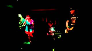 GO BETTY GO - I&#39;M FROM L.A.