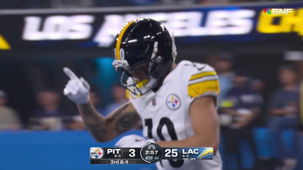 Rodgers dials up Wilson for Steelers' TD