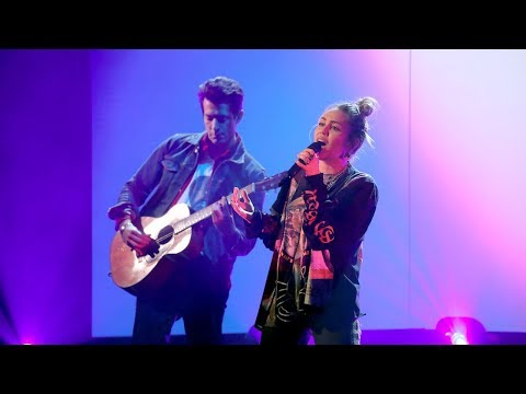 Miley Cyrus & Mark Ronson Perform 'Nothing Breaks Like a Heart' Video