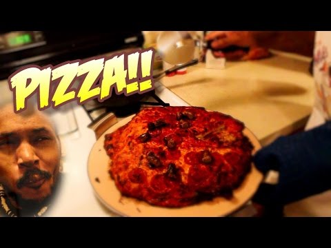 THE WORST PIZZA EVER MADE | Cooking With Kenshin #4 [400,000 Subscribers] Video