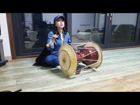 Janggu lesson for Korean traditional drum