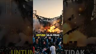 Download lagu ⚠️‼️ PANGGUNG KONSER AMBRUK 😱‼️#shorts mp3