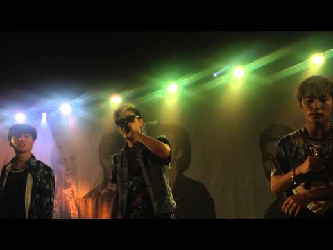 Atomic kiz performance in tokyo 030715