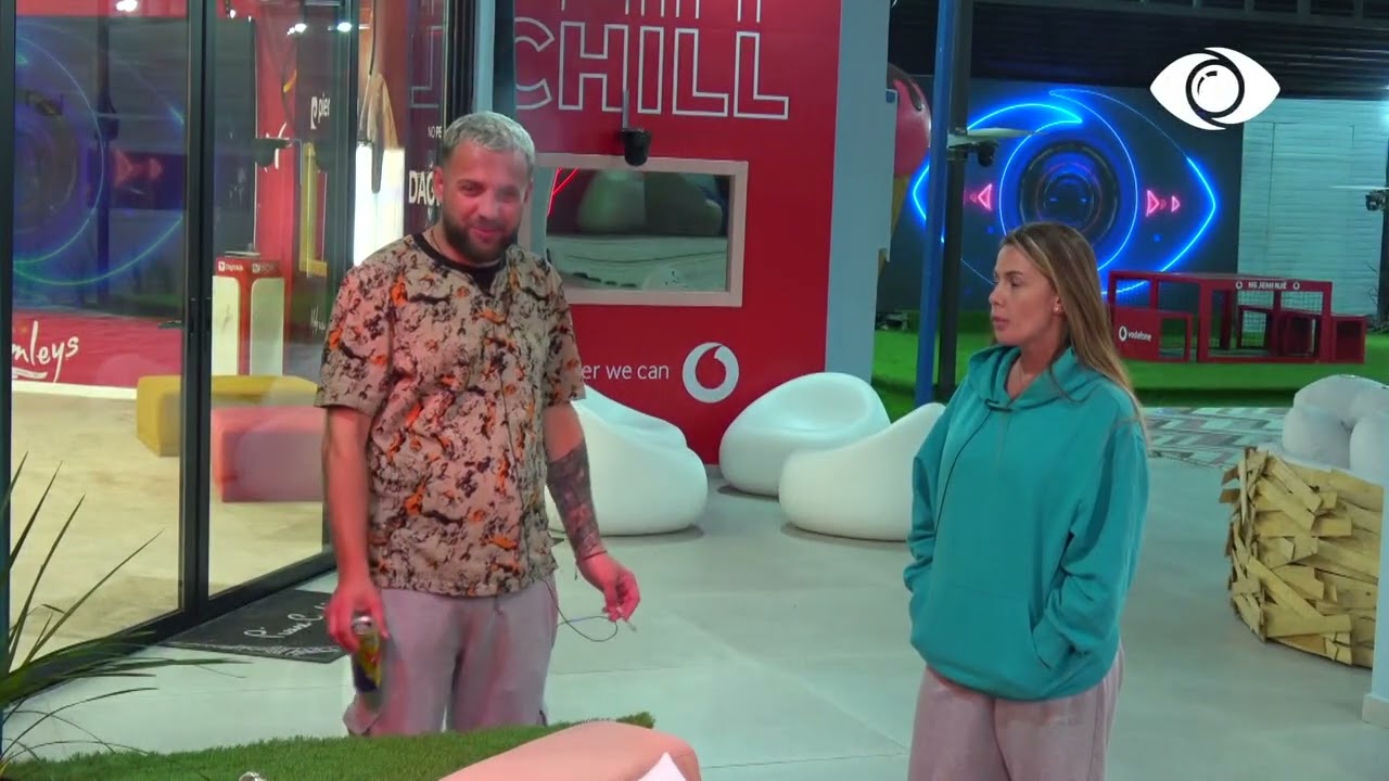 Luizi bisedon me Oltën: Po i rrit mendjen Teas!