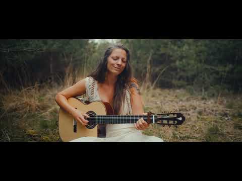 Kelsey Kluijtmans - For The Ones - Acoustic in the forest
