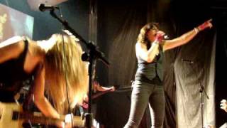 The Donnas - Better off Dancing