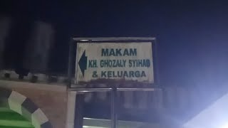 Download lagu [LIVE] ZIARAH KE MAKAM KH.GHOZALY SYIHAB Dan Keluarga mp3