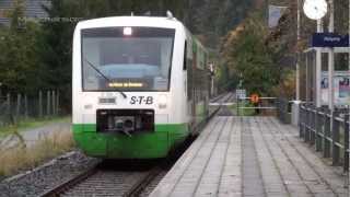 preview picture of video 'Die Eisenbahn in Steinach im Thüringer Wald, Bahnübergänge und Bahnhof'