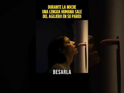 💀Esta mujer encontró un agujero extraño en su pared... #peliculas #viral #shorts #movie