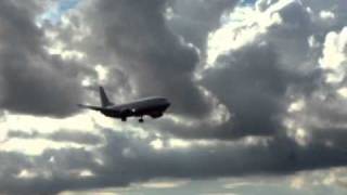 preview picture of video 'Vision Airlines 737 Landing Piarco'