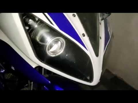 YAMAHA R15 Bright bi-xenon projecter lights