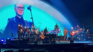 Guus Meeuwis - Intro + Het Is Een Nacht