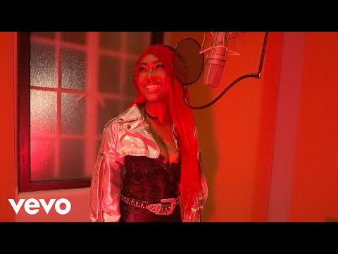 Reyna Roberts - Another Round (Official Studio Video) ft. Tayler Holder