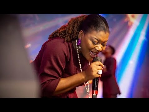 SUNMISOLA AGBEBI BROUGHT DOWN THE HOST OF HEAVEN WITH HER ANGELIC VOICE
