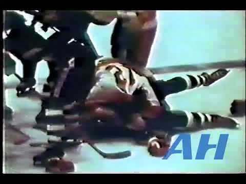 NHL Sep. 19, 1975 Toronto Maple Leafs v Atlanta Flames (melee) (HL) Tom Lysiak v Dave Williams