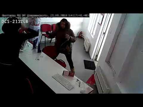 В Курске женщина пыталась ограбить офис микрозайма