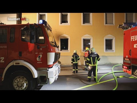 Wohnungsbrand in einem Mehrparteienwohngebäude im Ortszentrum von Riedau