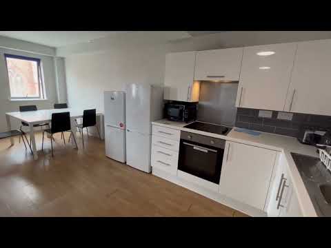 Queensland Place Liverpool Shared kitchen/lounge